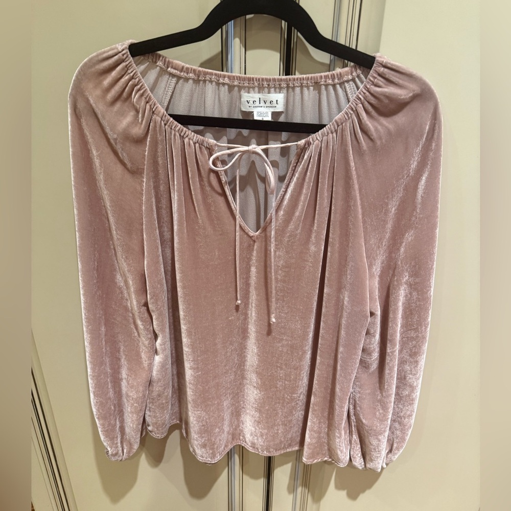 Velvet by Graham & Spencer Women's Soft Pink Blouse